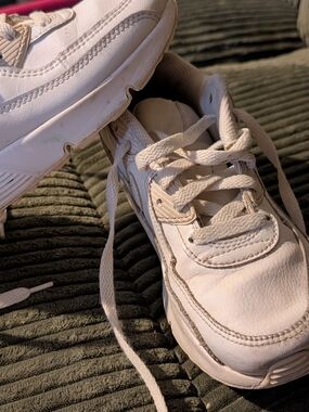 Nike Air Max 90 Boys Size 3Y White Athletic Walking Shoes Sneakers CD6867-100